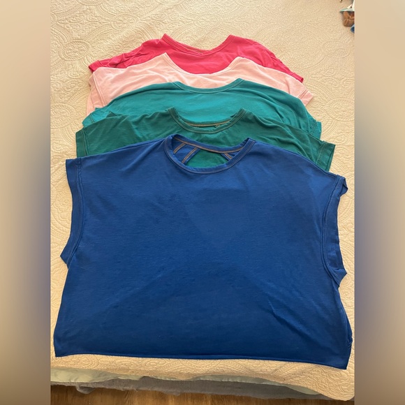 BUNDLE OF 5 OPEN BACK WORKOUT SHIRTS - Picture 3 of 3